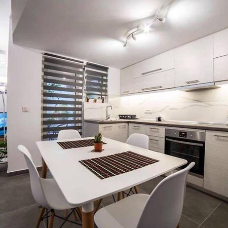 Brand New Aprt With Backyard In Lycabettus Hill ! Lejlighed Athen Eksteriør billede