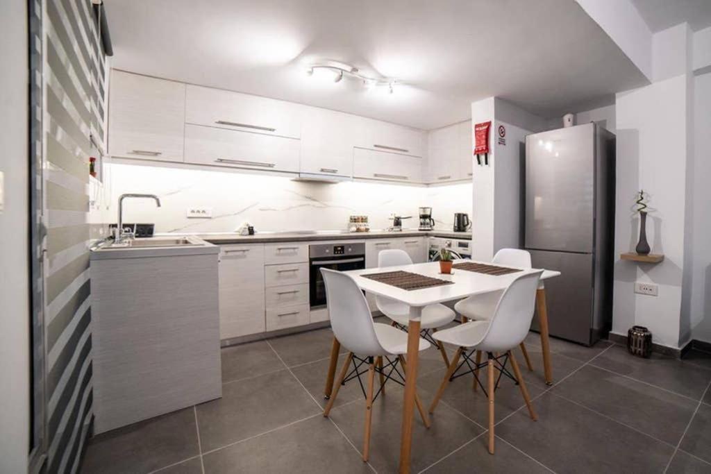 Brand New Aprt With Backyard In Lycabettus Hill ! Lejlighed Athen Eksteriør billede