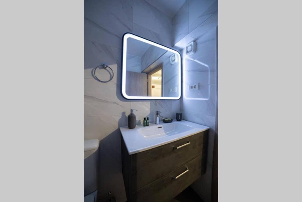 Brand New Aprt With Backyard In Lycabettus Hill ! Lejlighed Athen Eksteriør billede