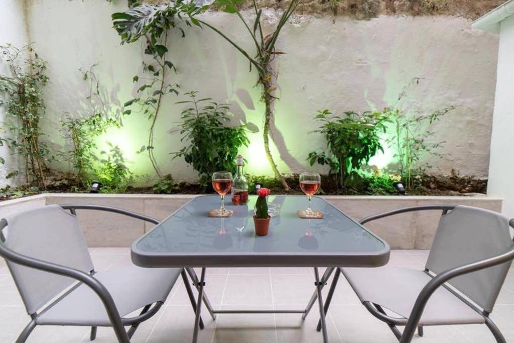 Brand New Aprt With Backyard In Lycabettus Hill ! Lejlighed Athen Eksteriør billede